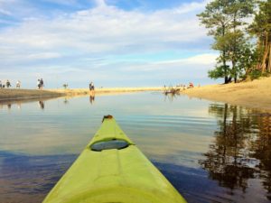 Piaśnica wpływa do morza w Dębkach